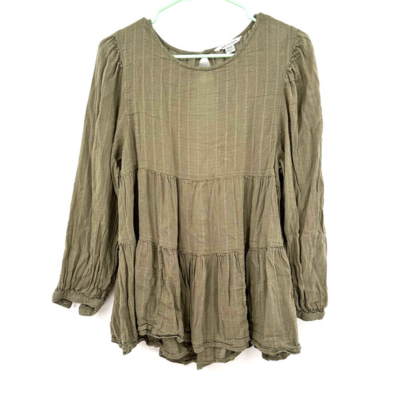 American Eagle size medium long sleeve tiered green blouse peekaboo back‎ - Picture 1 of 4
